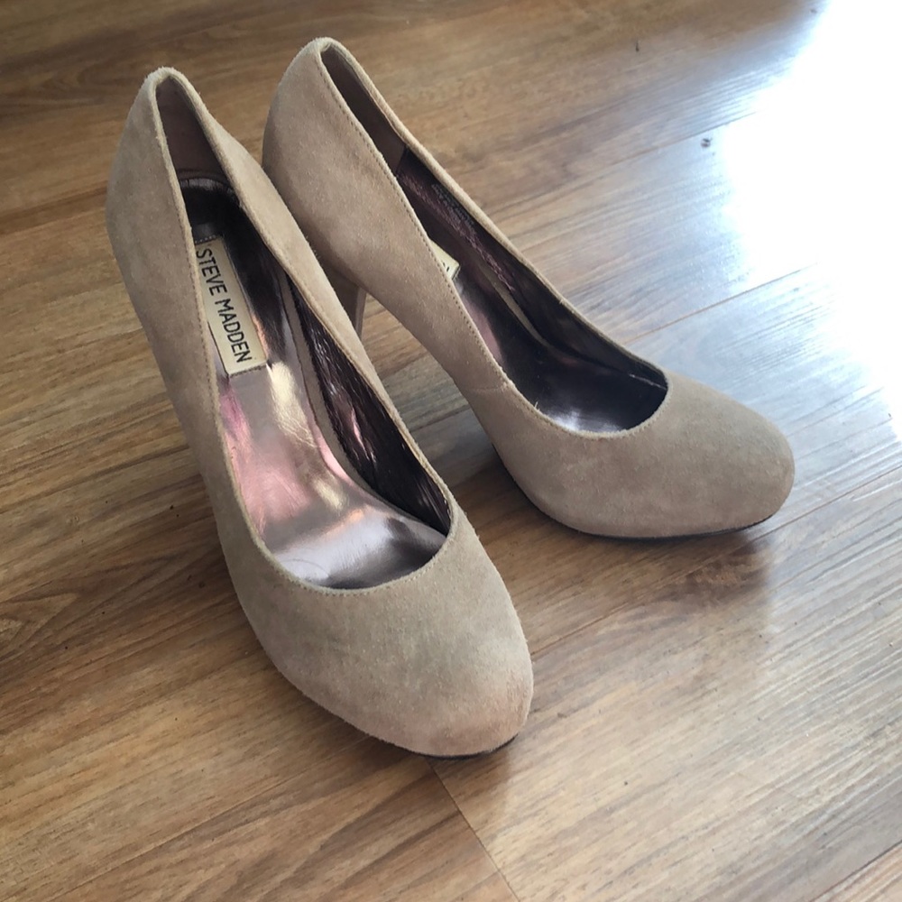 Steve Madden tan, suede heels